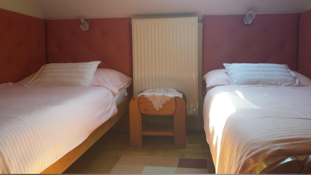 Bundics Vendeghazak Bed & Breakfast Lenti Exterior photo
